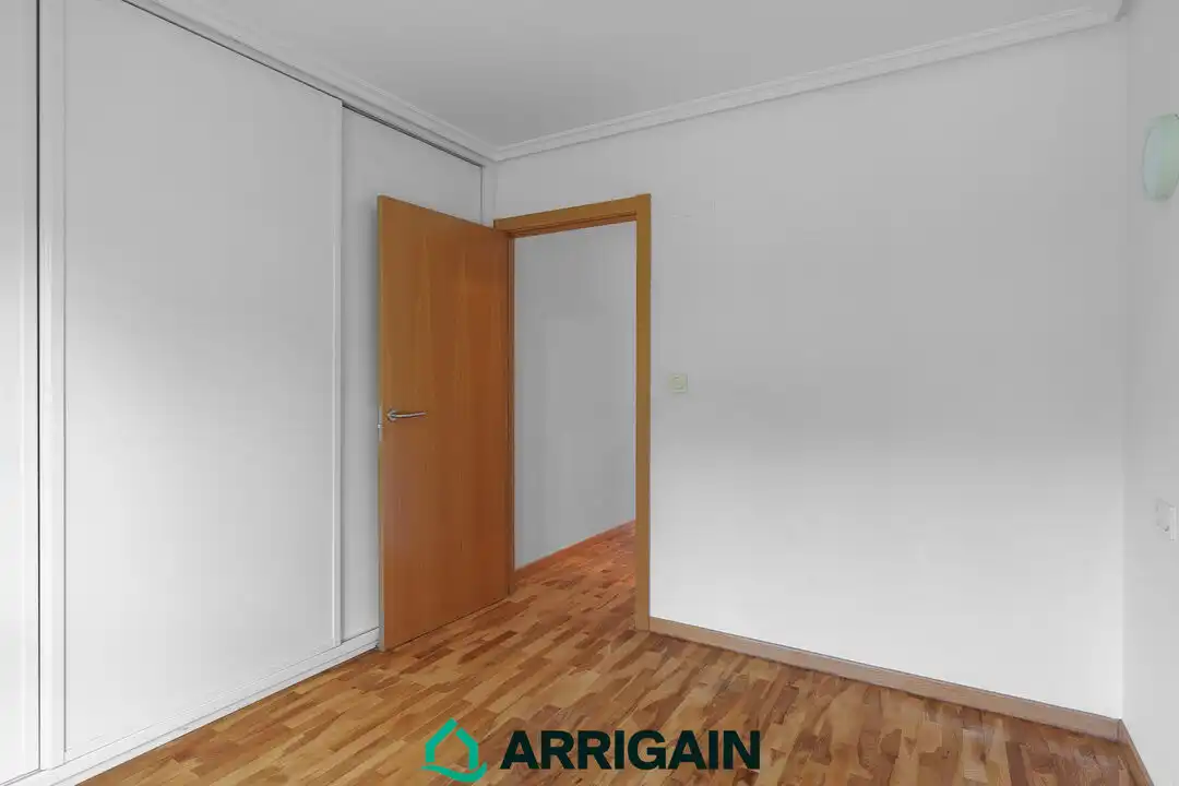 Habitación de Piso en venta en Donostia - San Sebastián  con Calefacción, Terraza y Alarma