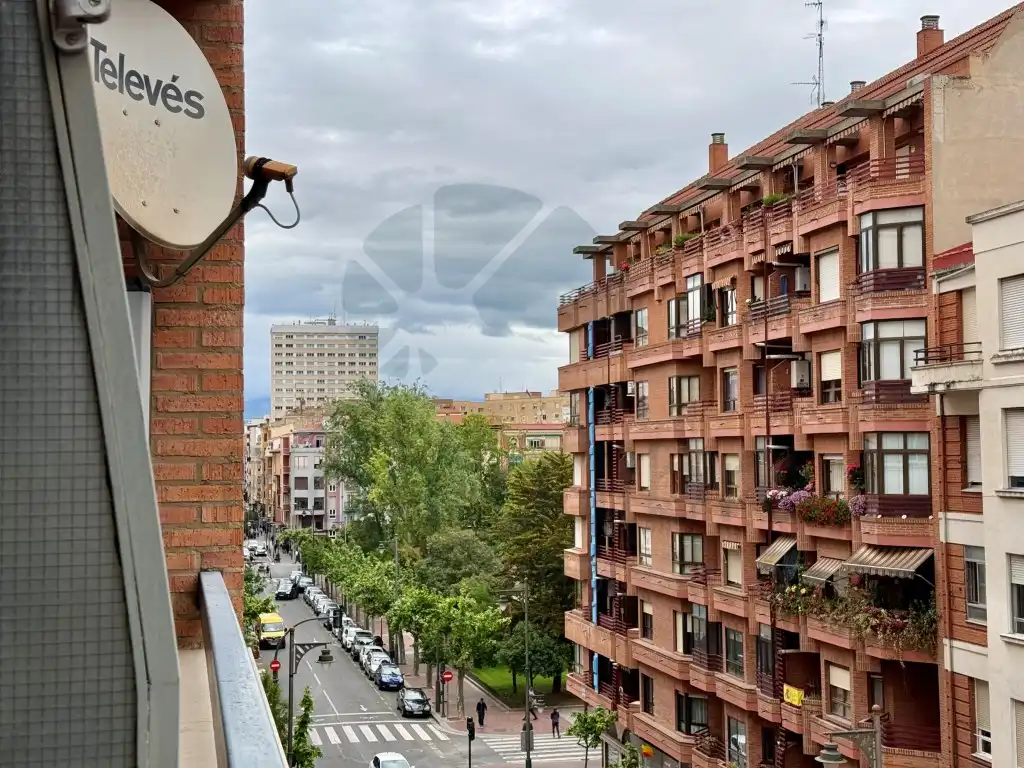 Exterior view of Flat for sale in  Logroño  with Air Conditioner, Heating and Balcony