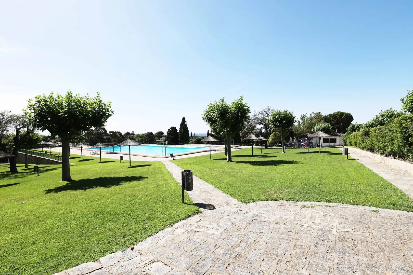 Swimming pool of Houses for sale in Villa del Prado  with Heating, Private garden and Storage room