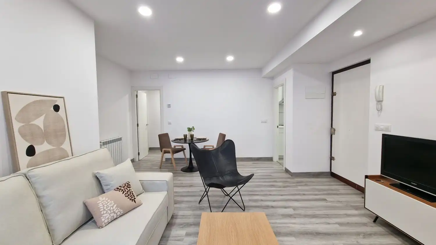 Sala d'estar de Pis en venda en Torrelavega  amb Calefacció i Moblat