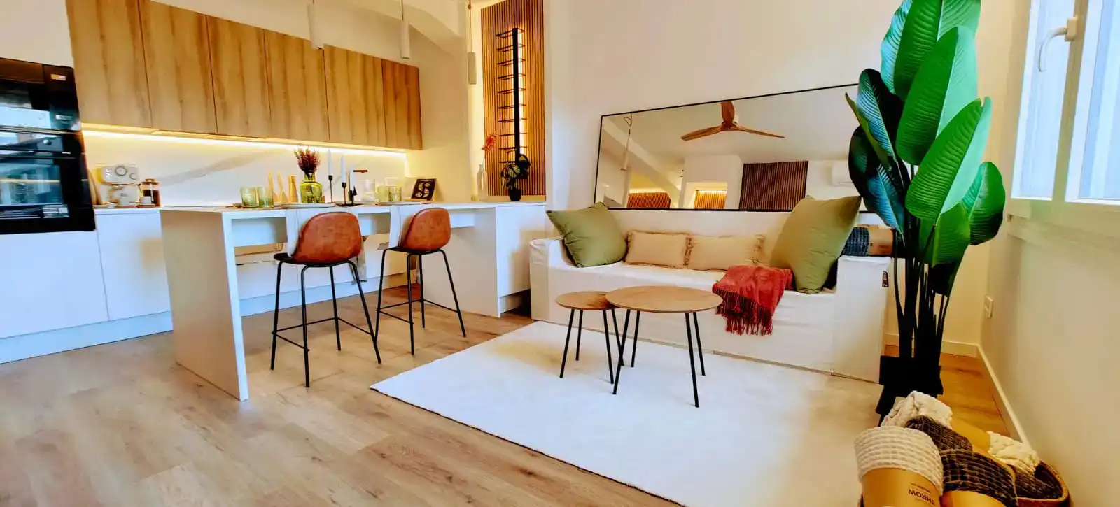 Living room of Flat for rent in Sabadell  with Air Conditioner, Heating and Parquet flooring