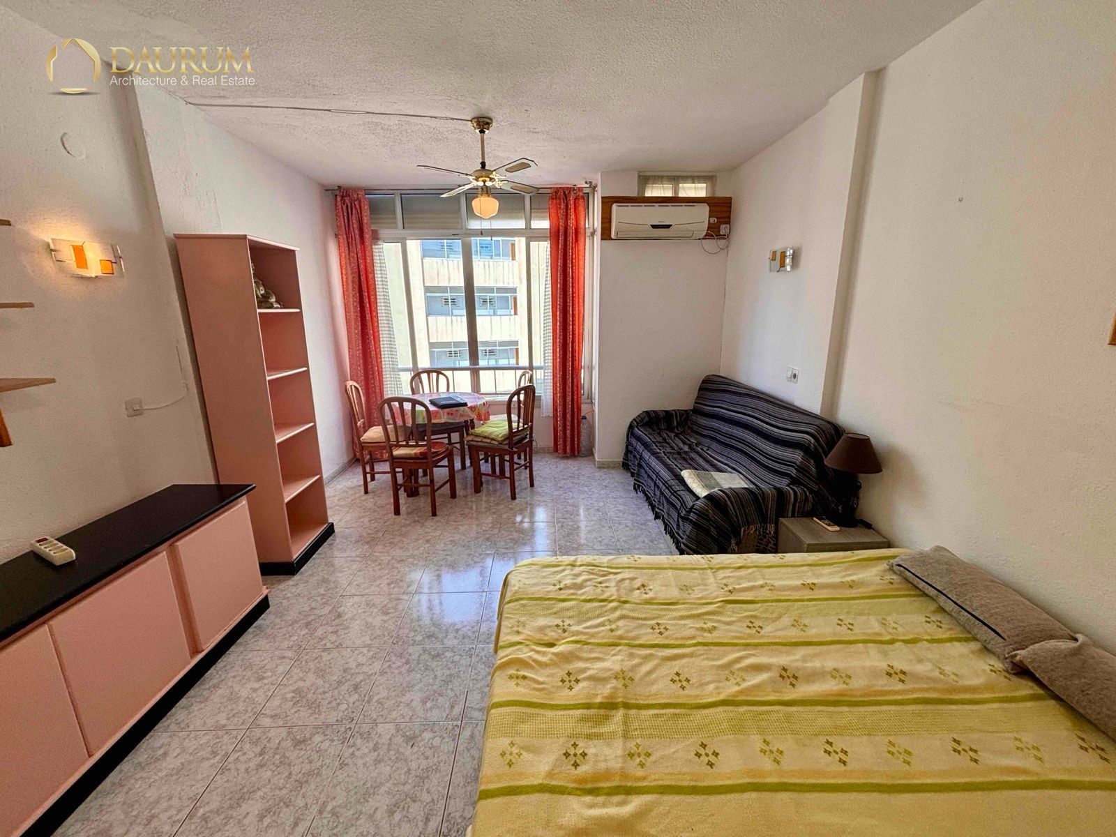 Dormitori de Pis en venda en Torremolinos amb Aire condicionat, Piscina i Moblat