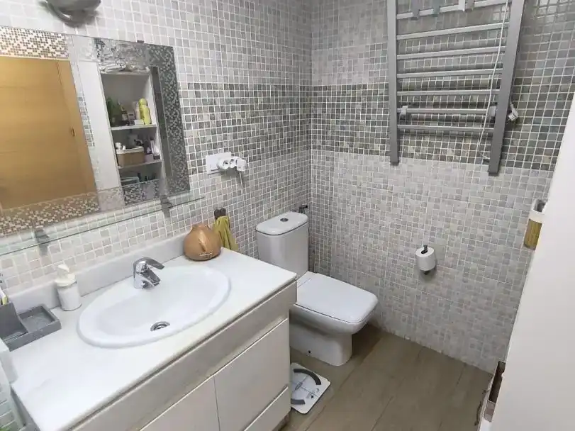 Bany de Pis en venda en  Huelva Capital amb Aire condicionat, Piscina i Balcó