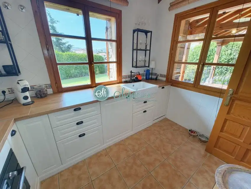 Cocina de Casa o chalet en venta en Palazuelos de Eresma con Calefacción, Terraza y Amueblado