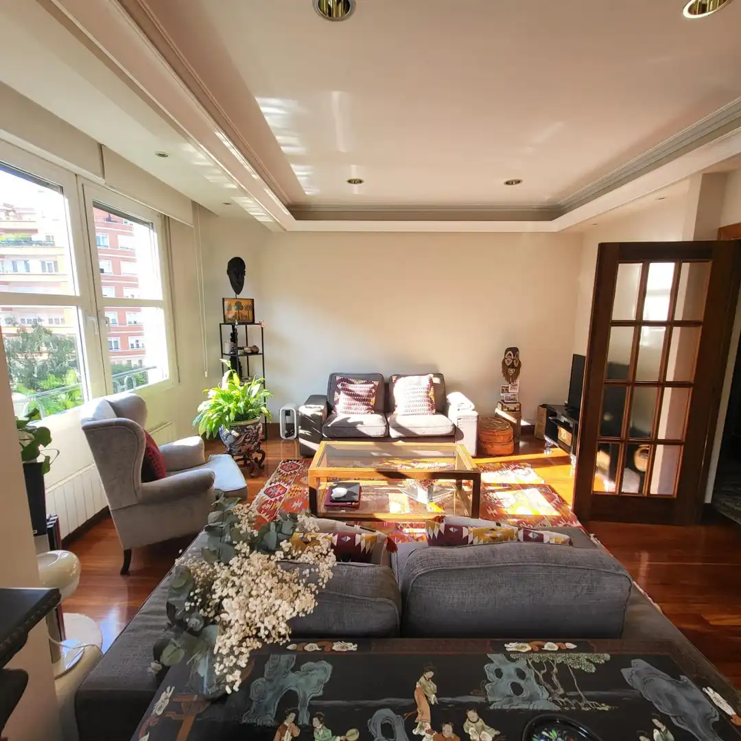 Sala de estar de Piso en venta en Bilbao  con Calefacción y Trastero