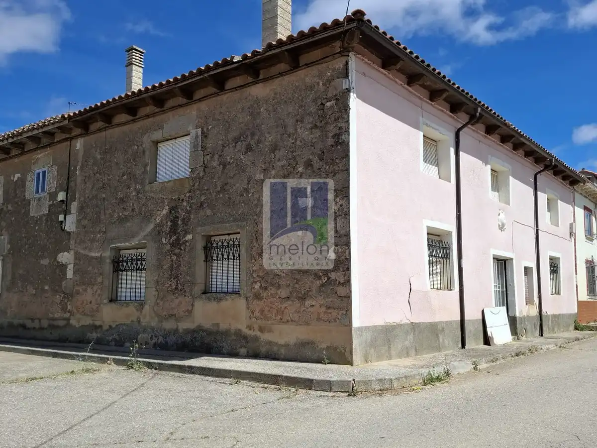 Vista exterior de Casa o chalet en venta en Villadiego con Trastero