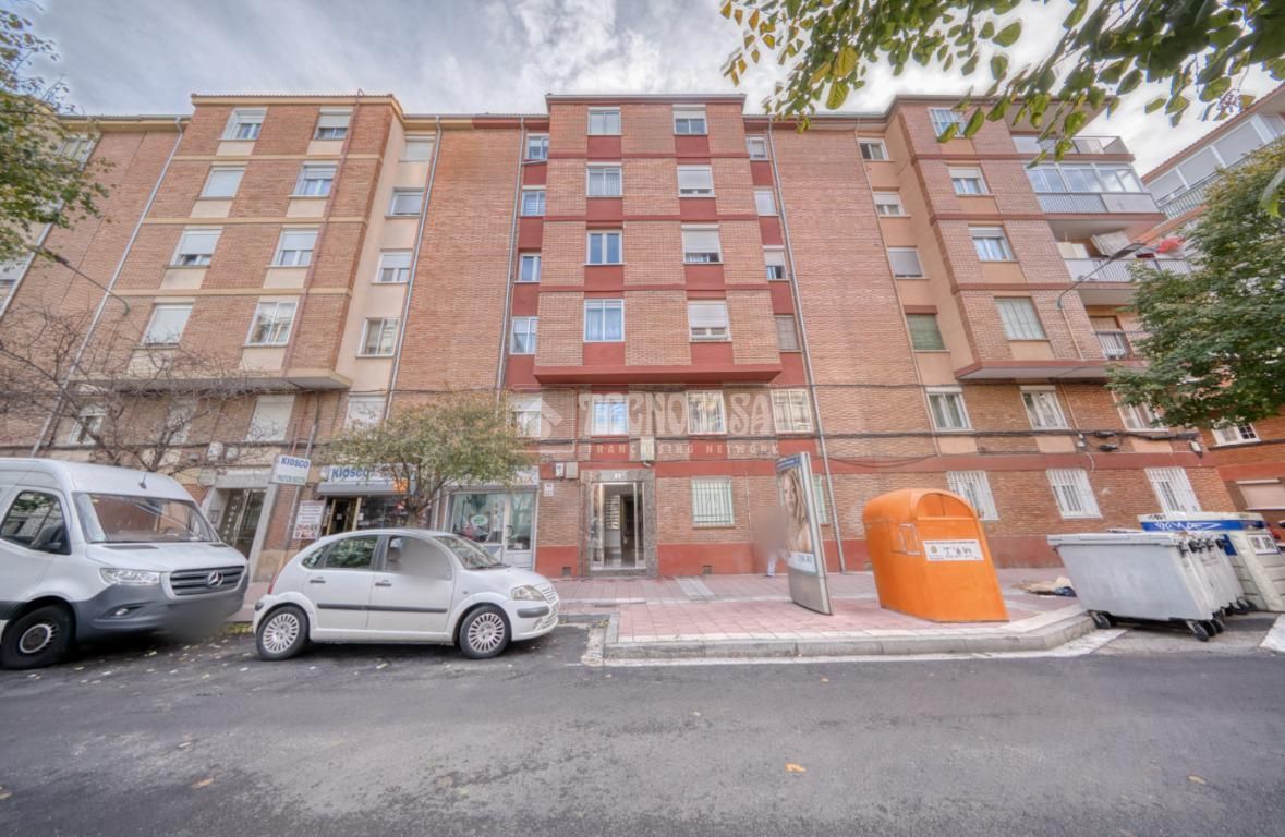 Exterior view of Flat for sale in Valladolid Capital  with Air Conditioner and Heating