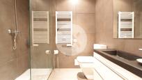 Bathroom of Flat for sale in  Barcelona Capital  with Parquet flooring and Balcony