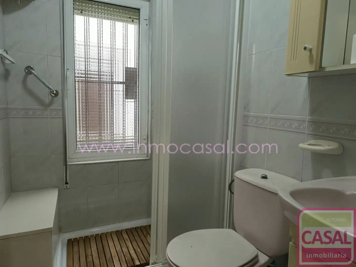 Bathroom of Houses for rent in Aller  with Heating, Terrace and Storage room