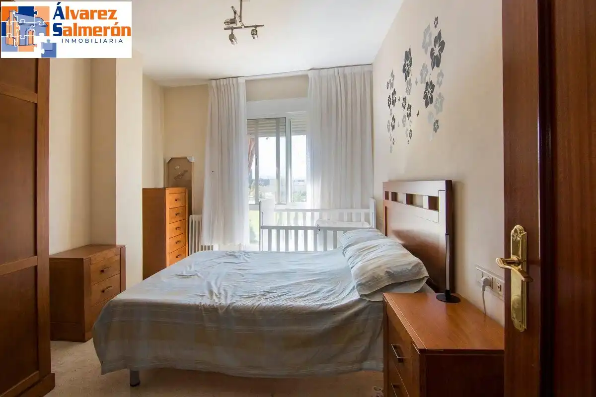 Bedroom of Flat for sale in Zaidín