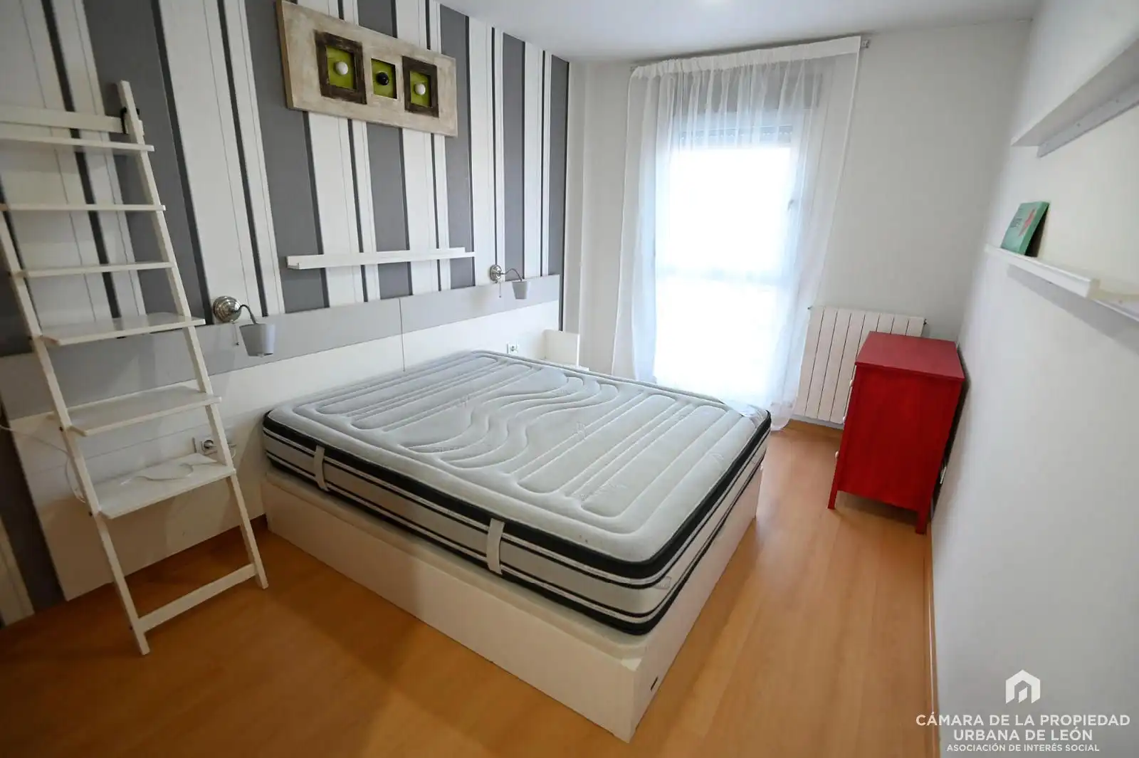Habitación de Piso de alquiler en León Capital  con Calefacción, Parquet y Terraza