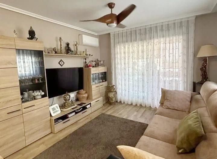 Sala d'estar de Apartament en venda en Oropesa del Mar / Orpesa amb Aire condicionat, Calefacció i Jardí privat