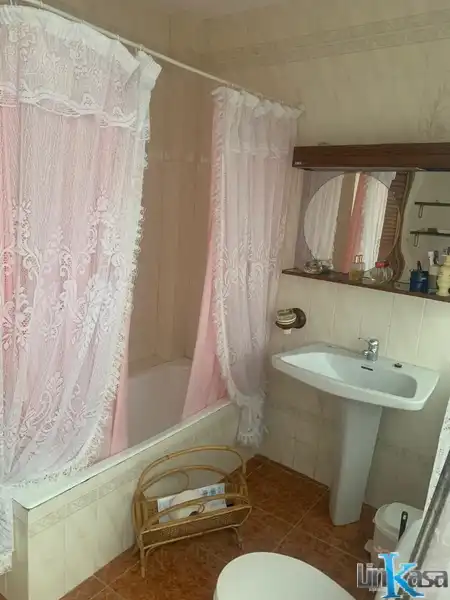 Bany de Casa o xalet en venda en Linares amb Terrassa i Balcó