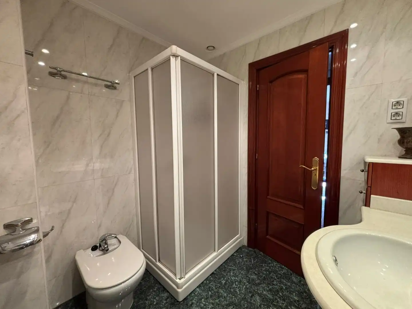 Baño de Piso en venta en Kalero - Basozelai