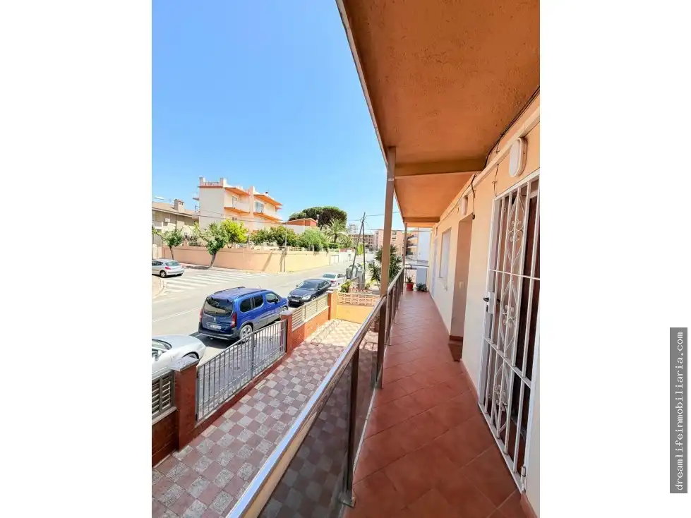 Vista exterior de Apartamento en venta en Cambrils con Amueblado