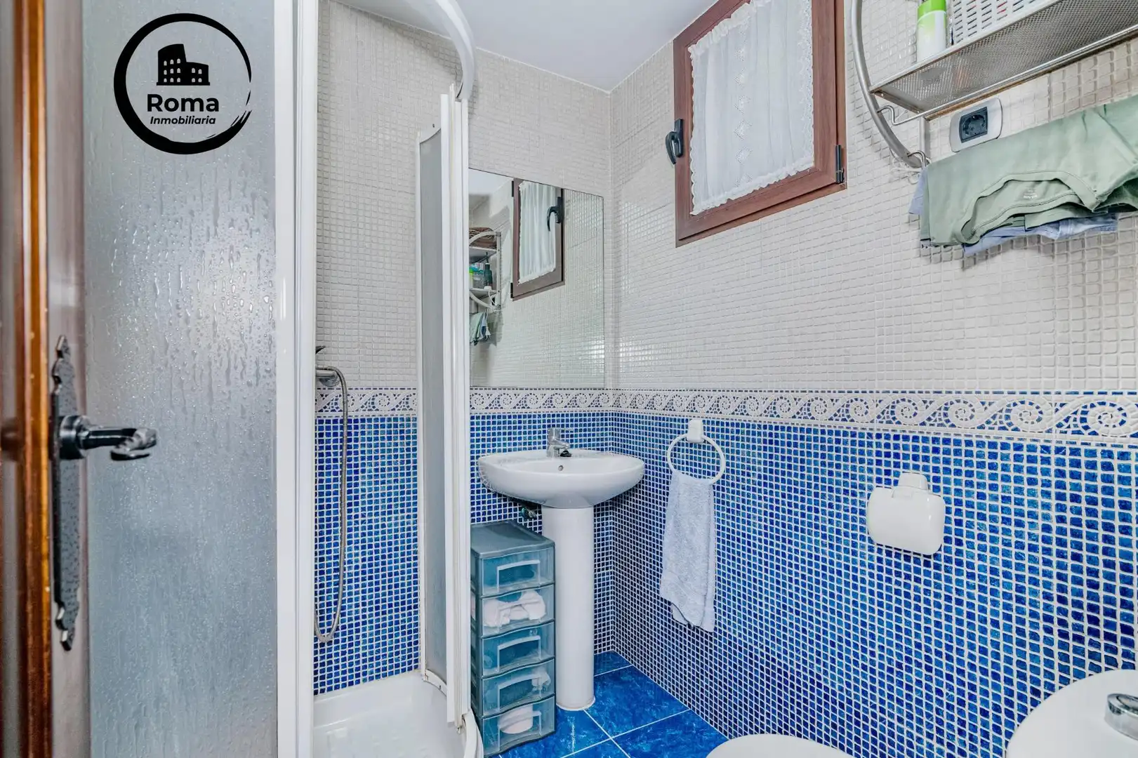 Baño de Casa adosada en venta en La Zubia con Aire acondicionado, Calefacción y Piscina