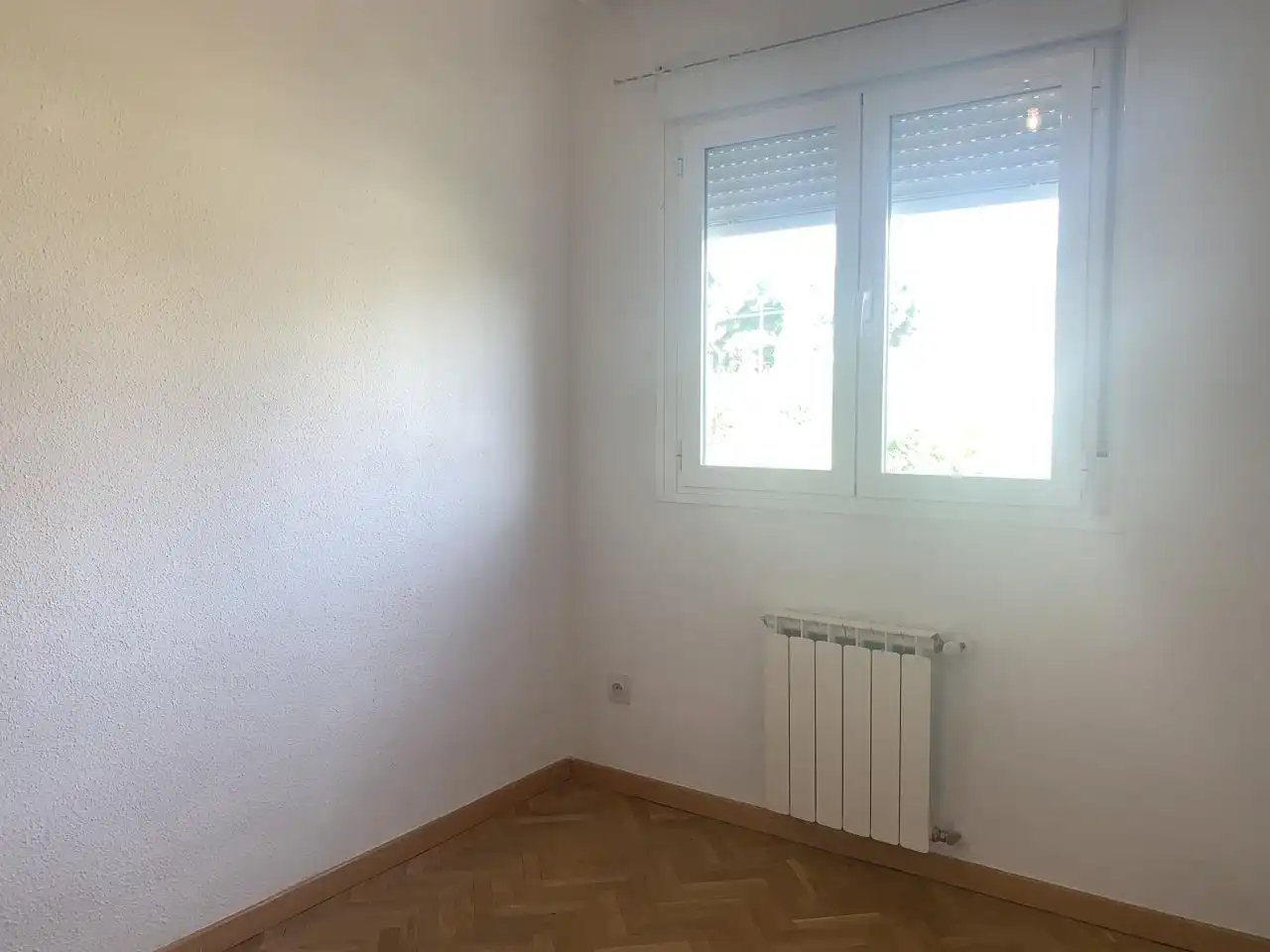 Habitación de Piso de alquiler en Manzanares El Real con Parquet, Terraza y Piscina comunitaria
