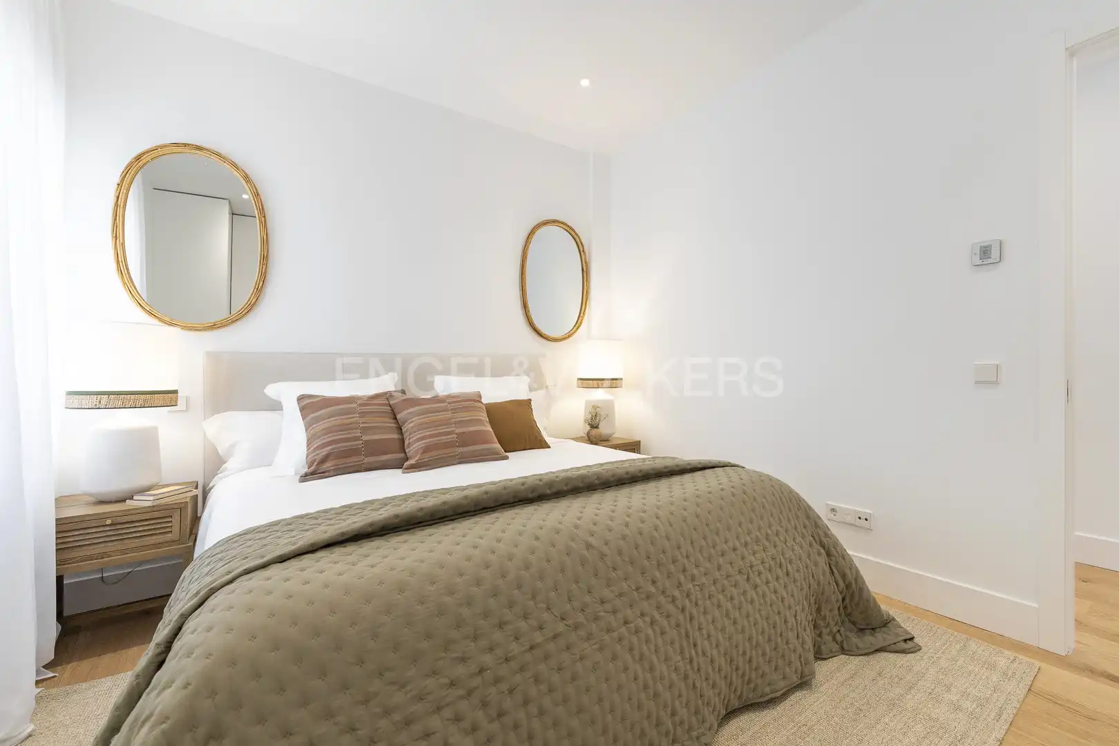 Schlafzimmer von Wohnung zur Miete in Madrid mit Klimaanlage, Heizung und Möbliert