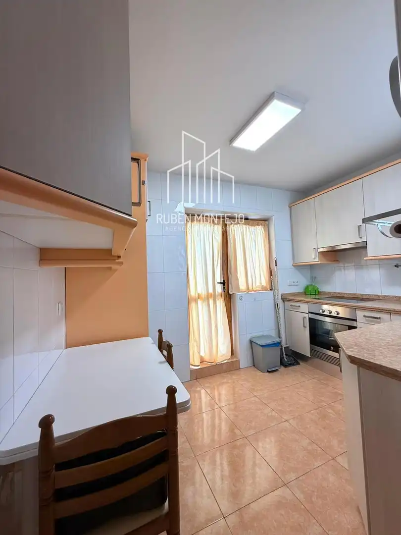 Cocina de Ático de alquiler en Salamanca con Calefacción, Terraza y Amueblado