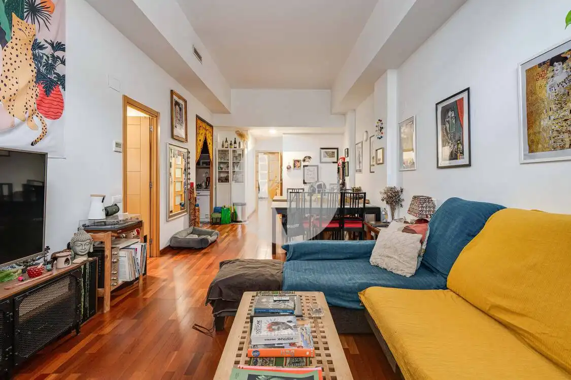 Sala d'estar de Planta baixa en venda en Barcelona amb Traster