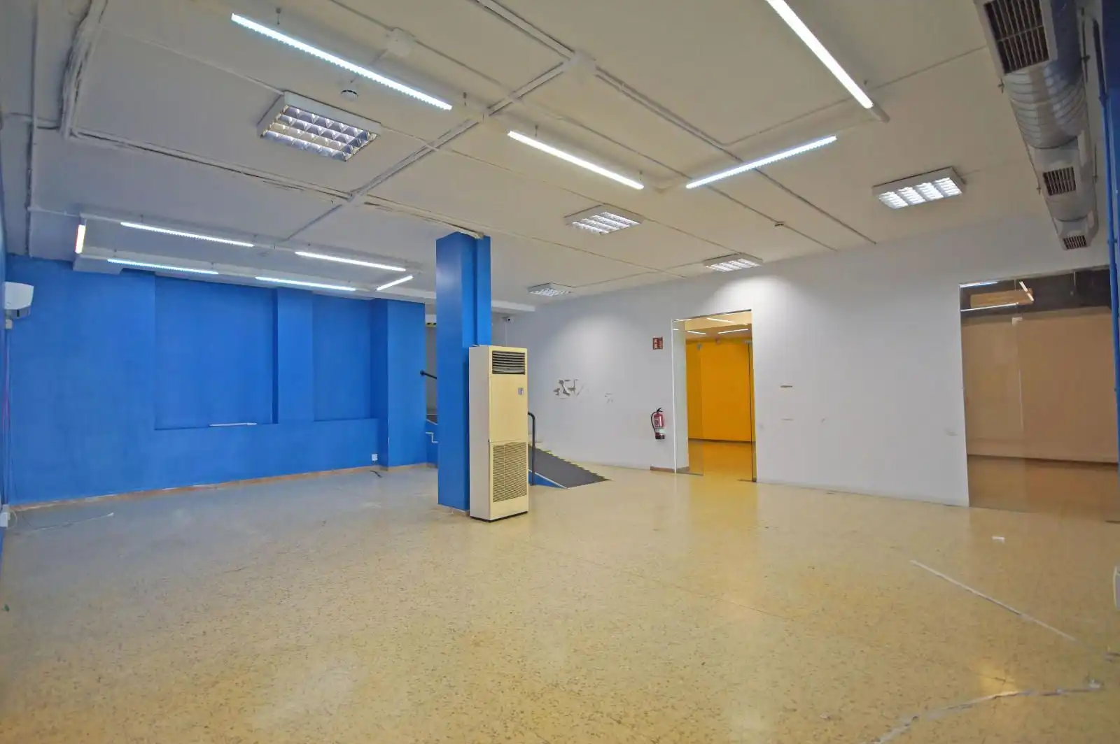 Business premises for sale in Calle Pallars 73, imagen 23
