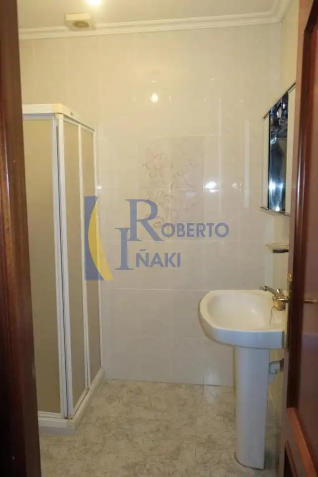 Baño de Casa adosada en venta en Villaornate y Castro con Jardín privado