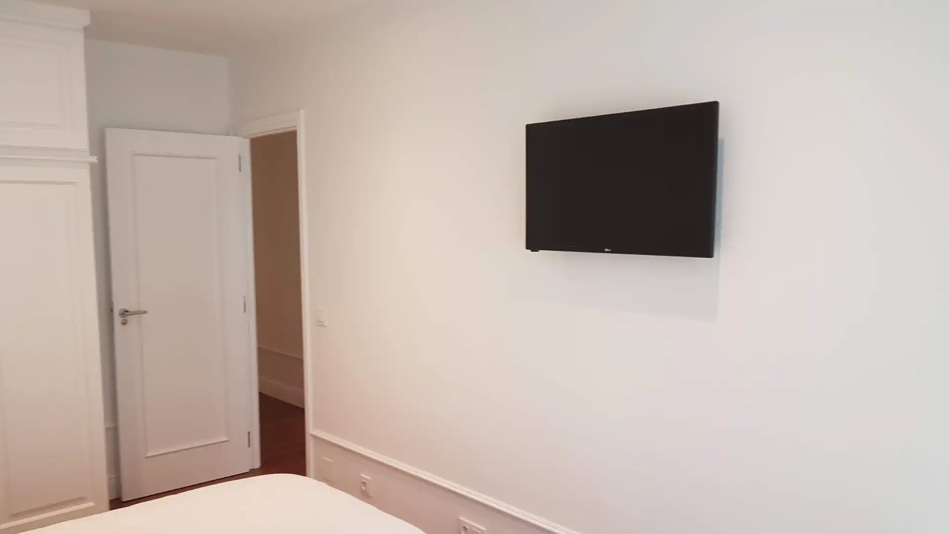 Schlafzimmer von Wohnung zur Miete in Santiago de Compostela  mit Heizung, Möbliert und Balkon