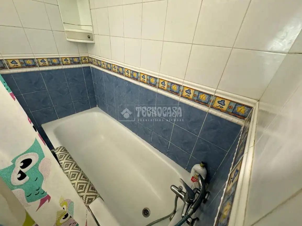 Baño de Piso en venta en Paterna con Aire acondicionado y Balcón