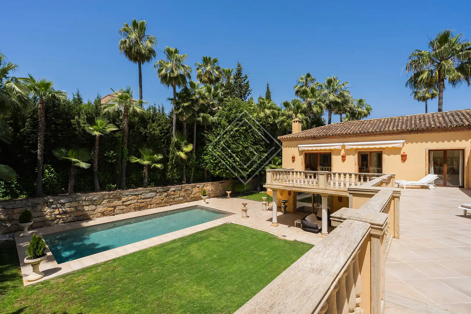 Chalet con piscina en venta en Nueva Andalucía, imagen 4