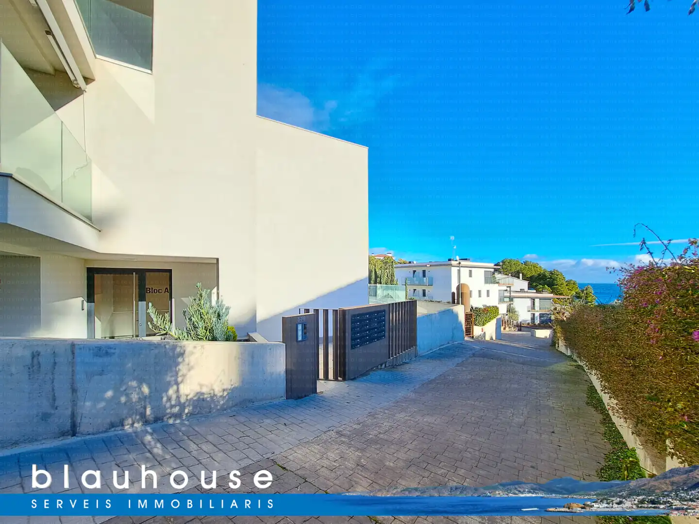 Vista exterior de Apartamento en venta en Llançà con Aire acondicionado, Calefacción y Terraza