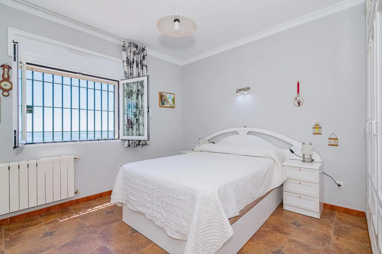 Habitación de Casa o chalet en venta en Almuñécar con Terraza y Piscina