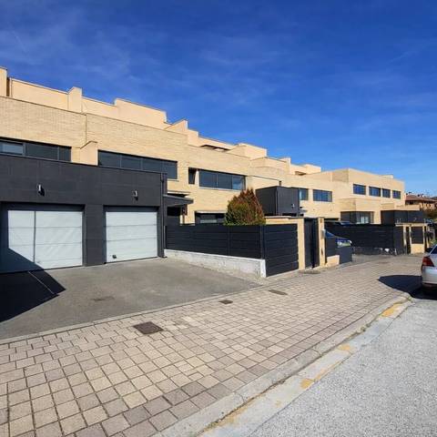 Casa adosada en Venta en Esteribar