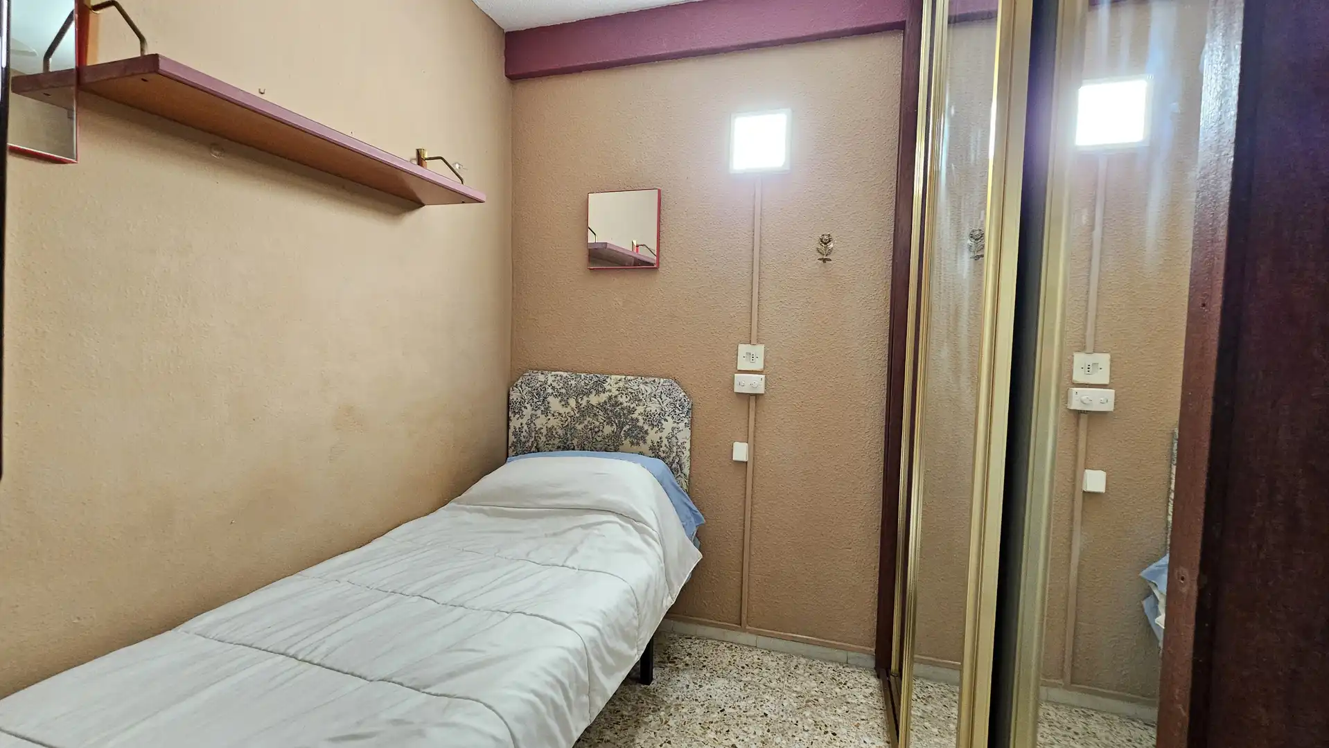 Schlafzimmer von Wohnung zum Verkauf in Benidorm mit Möbliert