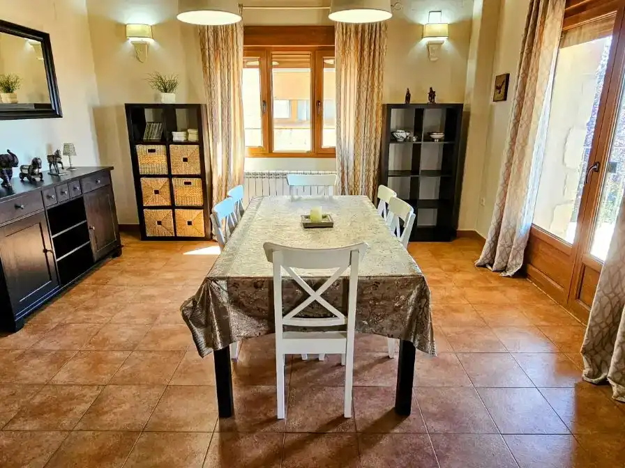 Menjador de Casa o xalet en venda en Grajera amb Jardí privat