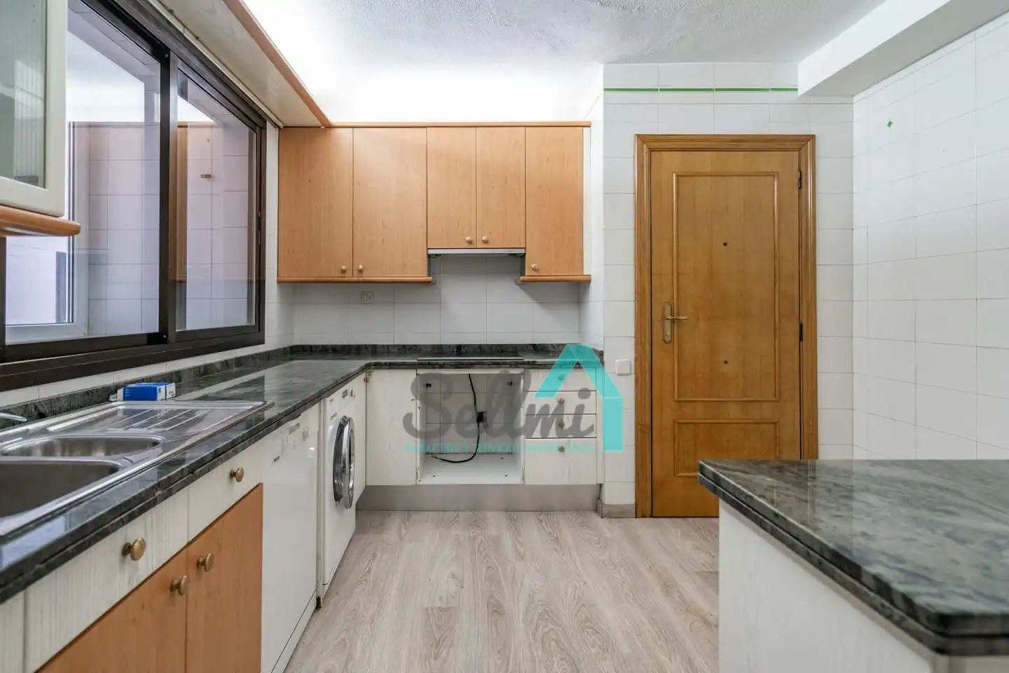 Cocina de Piso en venta en Oviedo  con Calefacción, Parquet y Terraza