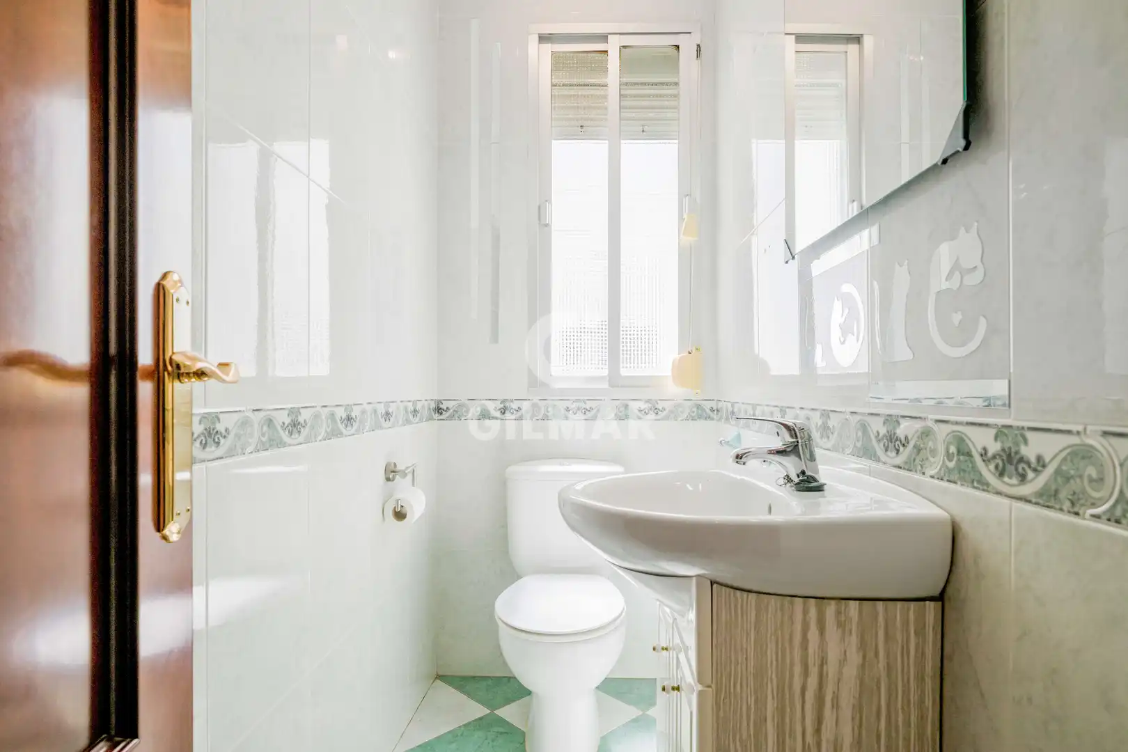 Baño de Piso en venta en Cádiz con Calefacción