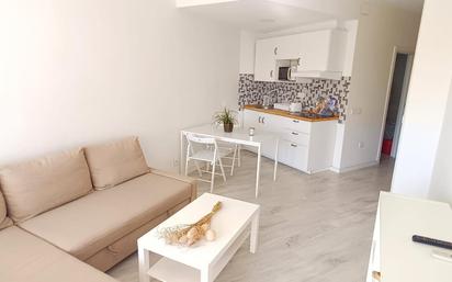 Living room of Flat for sale in Torremolinos  with Terrace and Community pool