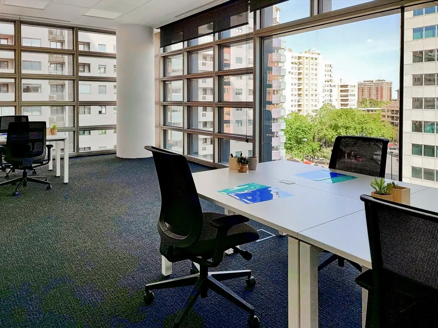 Büro zur Miete in Zaragoza mit Klimaanlage, Heizung und Möbliert