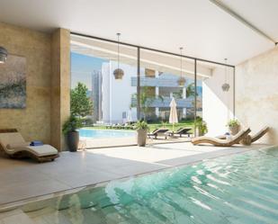 Piscina de Àtic en venda en Marbella amb Aire condicionat, Calefacció i Jardí privat