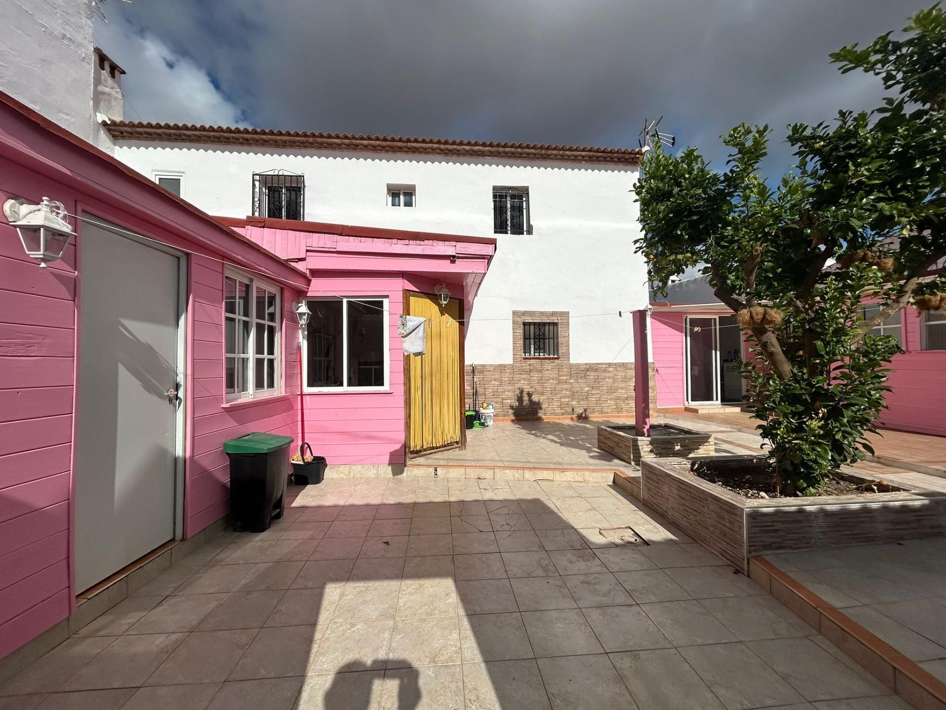 Vista exterior de Casa o xalet en venda en Mollina amb Balcó
