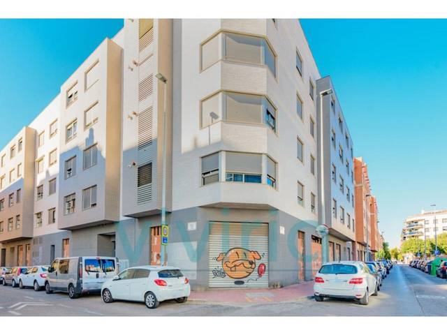 Local comercial en Venta en N/A en Ensanche - Parque del Oeste