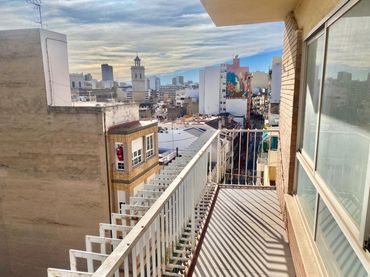 Piso con balcón en venta en Carrer d'Enmig 123