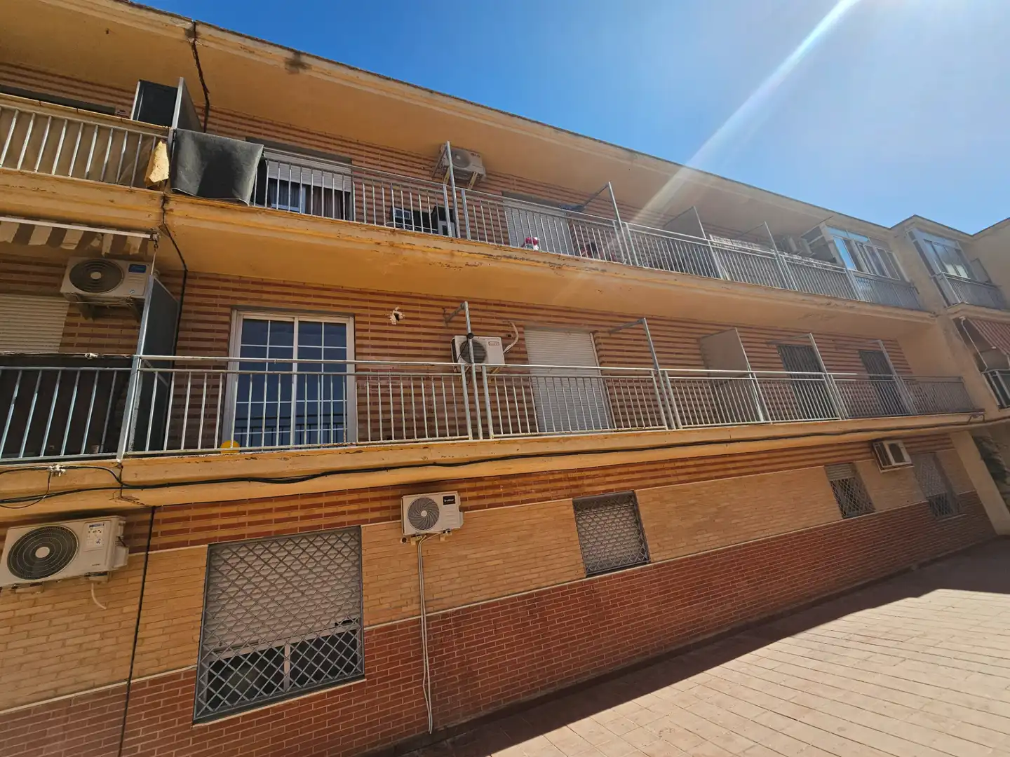 Vista exterior de Pis en venda en Santa Fe amb Terrassa i Balcó
