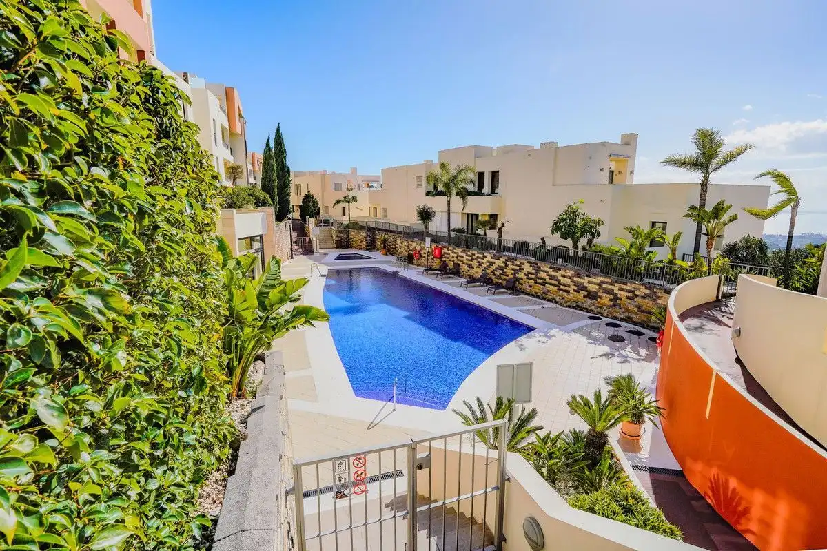 Vista exterior de Àtic en venda en Marbella amb Aire condicionat, Calefacció i Terrassa