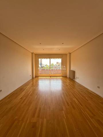 Piso en Venta en Corralejos - Campo de las Naciones