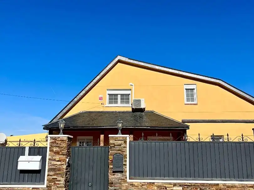 Chalet con piscina en venta en Rotonda Westfalia 100, imagen 4