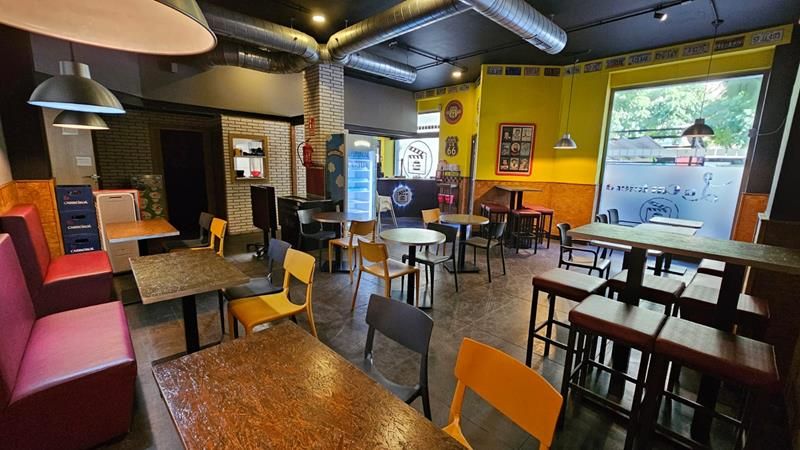 Premises for sale in Estepona  with Air Conditioner, Heating and Terrace