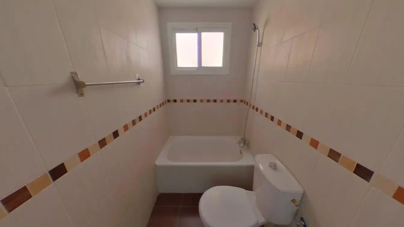 Baño de Apartamento en venta en Benalmádena con Aire acondicionado, Calefacción y Terraza