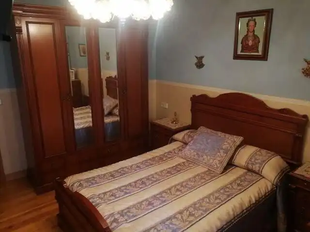 Dormitori de Casa o xalet de lloguer en Undués de Lerda amb Calefacció, Parquet i Traster