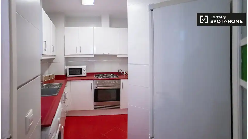 Cocina de Piso de alquiler en Valencia con Aire acondicionado, Calefacción y Amueblado